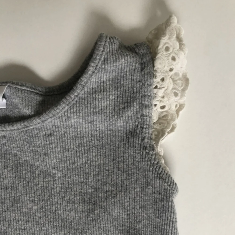 Gap Ribbed Tank Toddler Girls with Eyelet Sleeves Size 5‎ Years